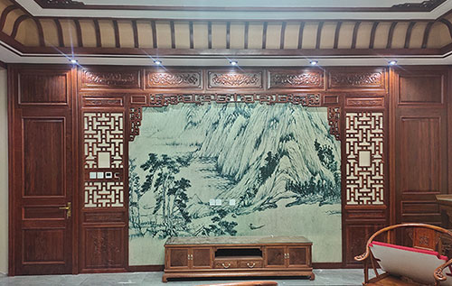 黄南中式仿古别墅客厅背景墙花格木作装饰